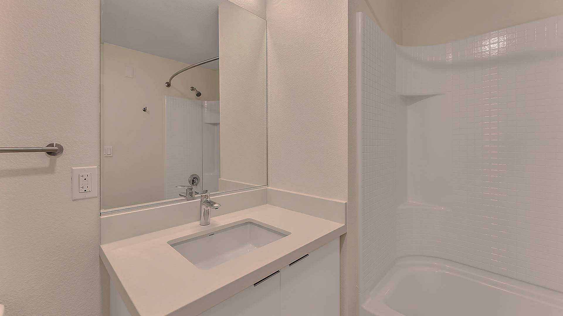 Blake apartments b1 floorplan bathroom 1